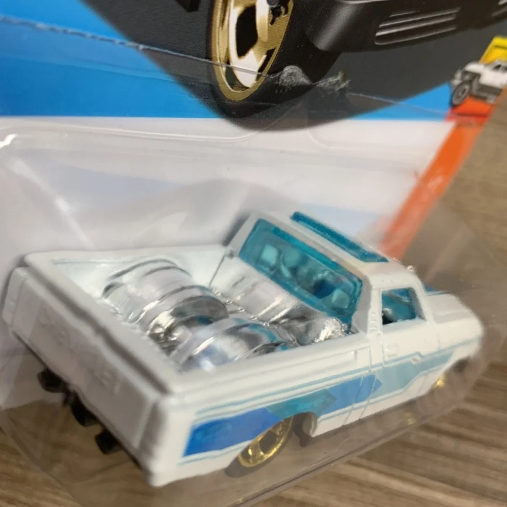 Hot Wheels Custom 72 Chevy Luv PickUp 1972 Chevrolet Truck Hotwheels 2024 New